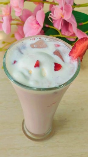 স্ট্রবেরি মিল্কশেক